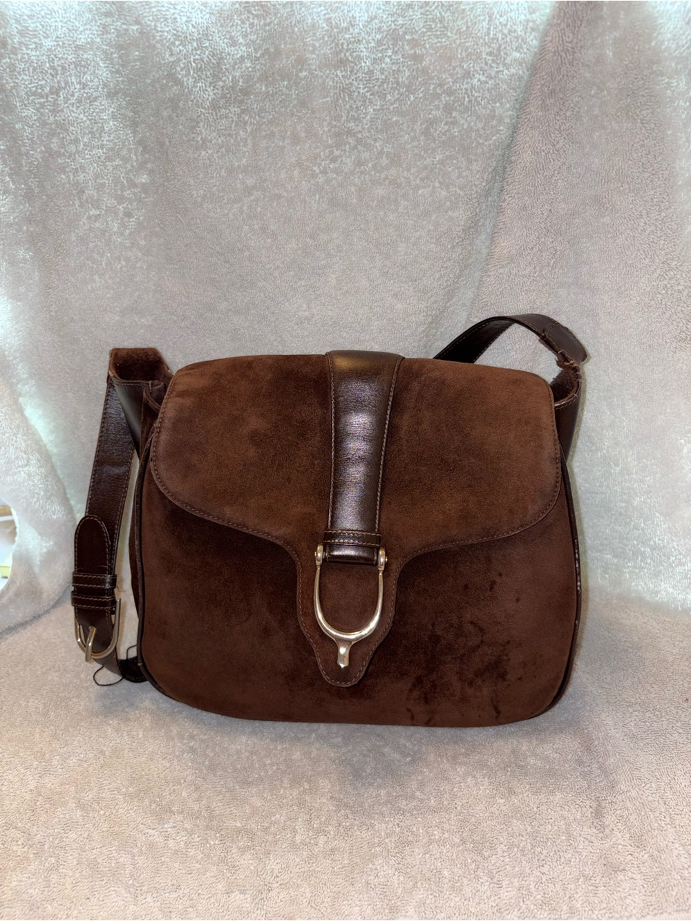 Gucci Brown Leather Stirrup Messenger Bag with Gold Foil Logo Authentic